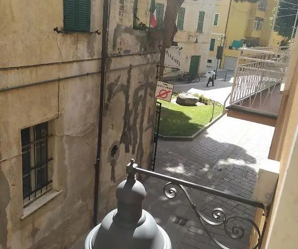 Casa Del Pino Spotorno